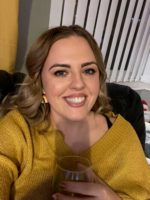 Cheryl, Resin Artist - @chezy.handmadedesigns - Craft Resin UK