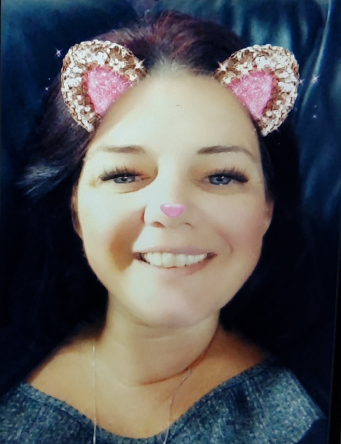 Claire Sharpe, artist from the UK - Craft Resin UK