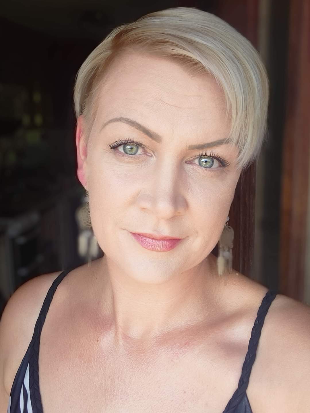 Jane Britton, Resin Artist - @mesmeresin - Craft Resin UK