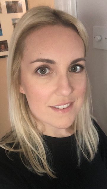 Lara Patterson, Resin Artist - @larajayne_design - Craft Resin UK