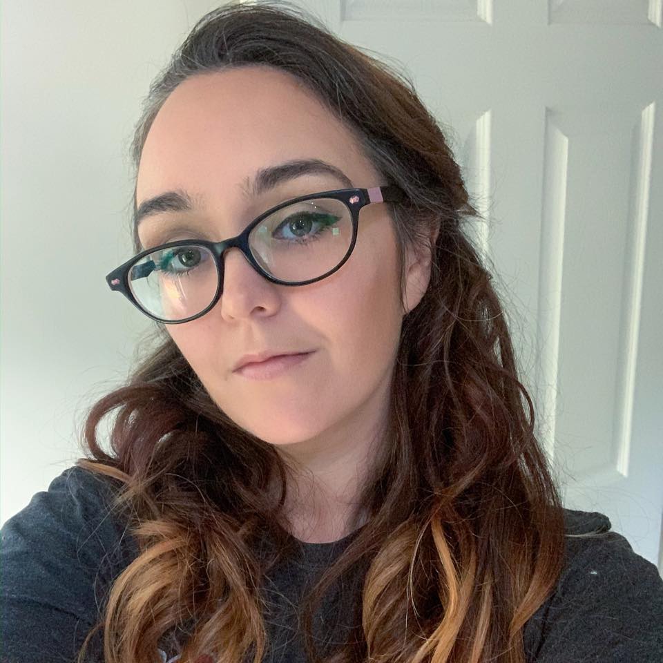 Lucy-Grace Steele, artist from the UK - Craft Resin UK