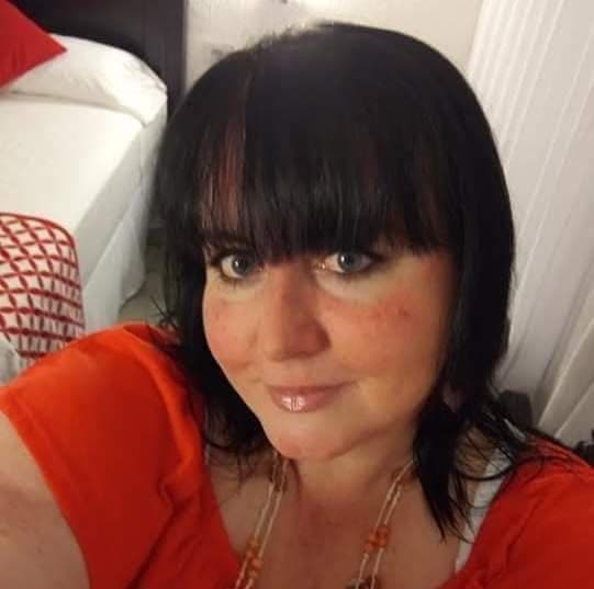 Mandie Wrigley, artist from the UK - Craft Resin UK