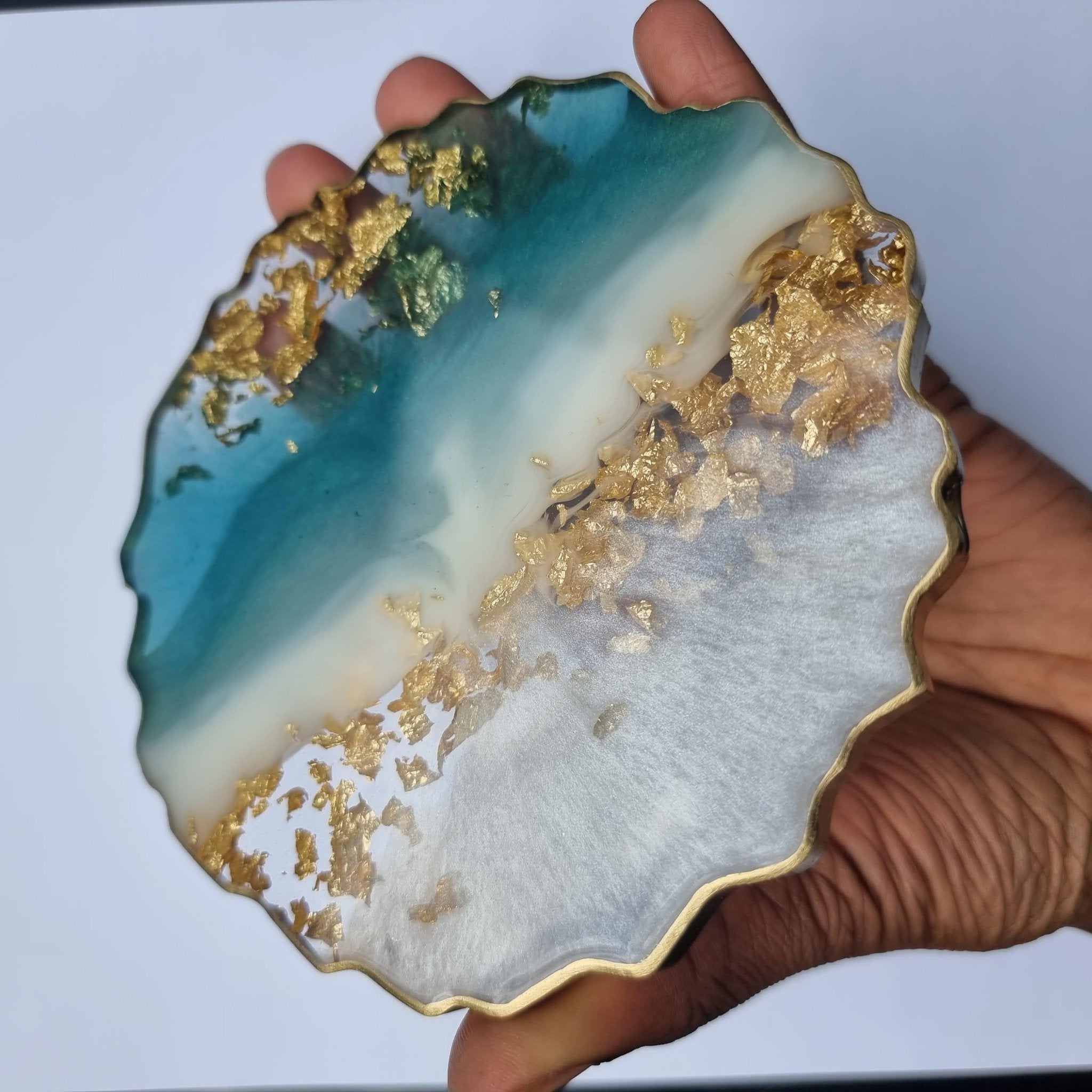 Nads, Resin Artist - @nadsfiasco - Craft Resin UK