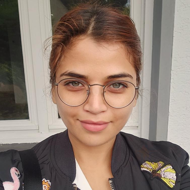 Sherry Höhner, artist from Germany - Craft Resin UK