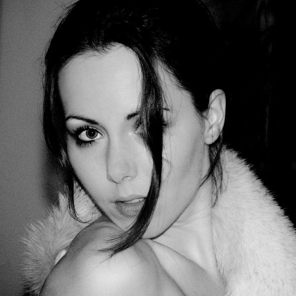 Viola Froidevaux, artist from Germany - Craft Resin UK